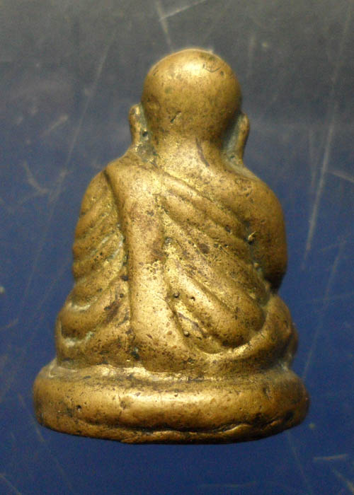 รบกวนช่วยพิจารณาหลวงพ่อเงิน ว่าผ่านไม่ครับ