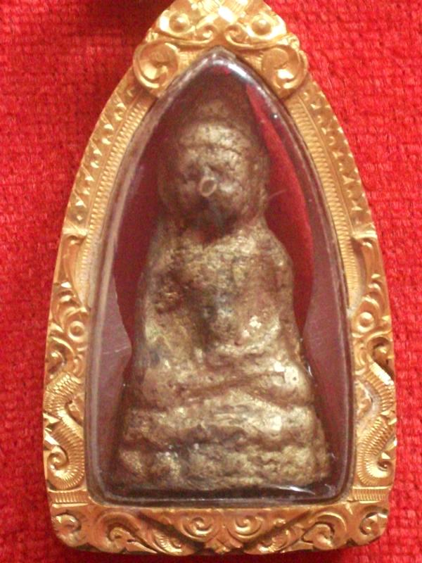 สอบถามพระกริ่งครับ พี่ๆทุกท่านและสายตรงด้วยครับช่วยผมหน่อยครับ ผมไม่ทราบจริงๆครับ