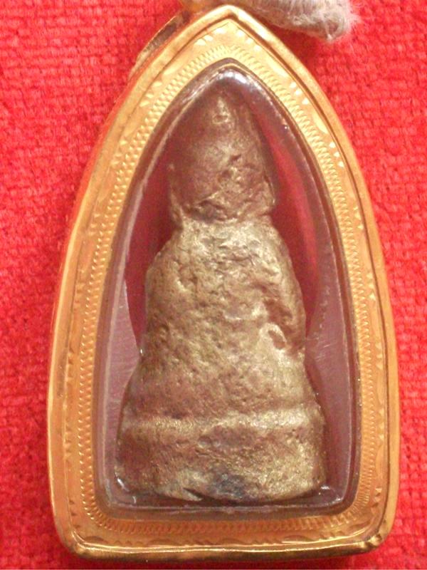 สอบถามพระกริ่งครับ พี่ๆทุกท่านและสายตรงด้วยครับช่วยผมหน่อยครับ ผมไม่ทราบจริงๆครับ