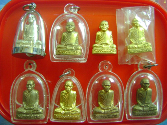หลวงพ่อฉาบ สิงห์บุรีครับ