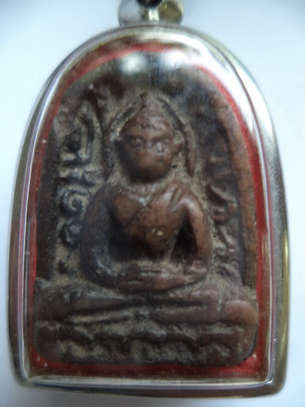 พระซุ้มกอพิมพ์ใหญ่  สักองค์ครับ