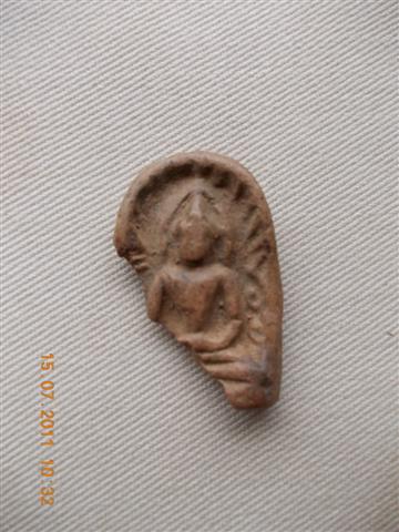 พระซุ้มกอพิมพ์กลาง กรุลานดอกไม้