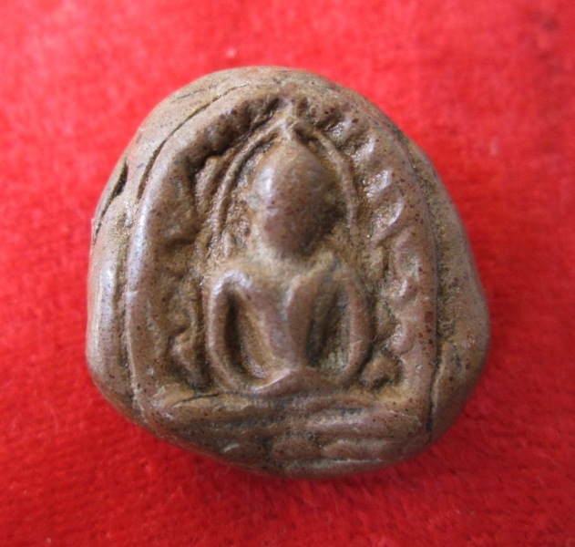 พรซุ้มกอพิมพ์กลางไม่ตัดปีก