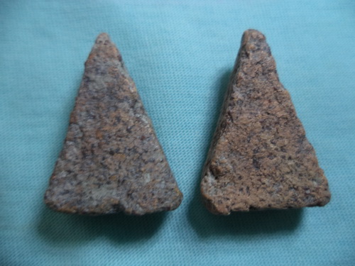 นางพญา พิมพ์เล็ก  กรุเก่า (2  องค์)  ติชมได้ครับ