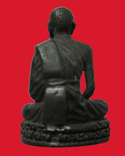 ผมขอรบกวนพี่น้องทุกท่านครับช่วยดูหน่อยครับว่าหลวงพ่ออะไรครับ