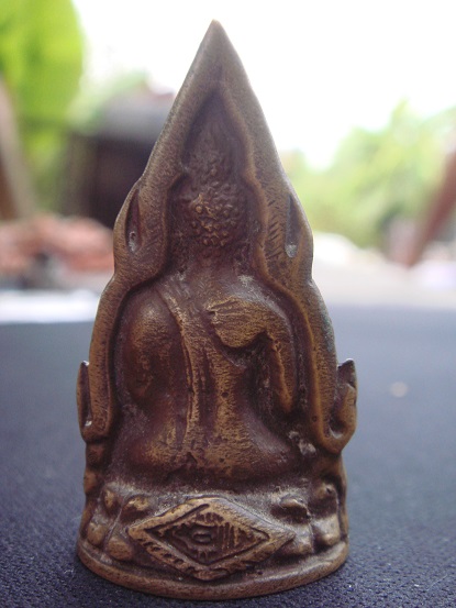 รบกวนพี่พี่ ช่วยดูว่าเป็นรูปหล่อชินราช ของที่ไหนหรอครับ แล้วดีไหมครับ