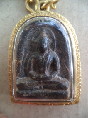 พระชุดกำแพง  (ซุ้มกอดำกรุป่ามืด)  มาเป็นชุด ชุดที่ 3 ช่วยกันติชมครับ