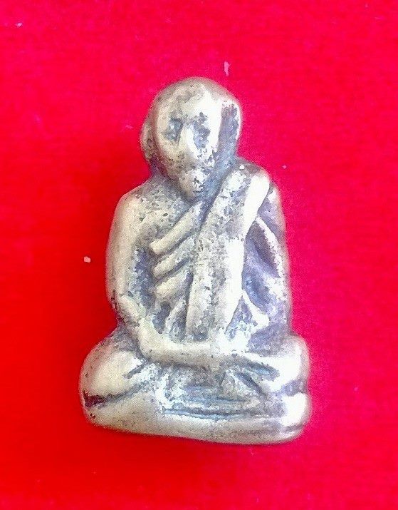 ช่วยดูหน่อยครับหลวงพ่อยอด