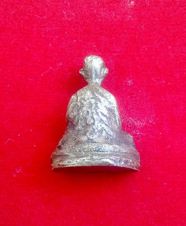 ช่วยดูหน่อยครับหลวงพ่อทบ