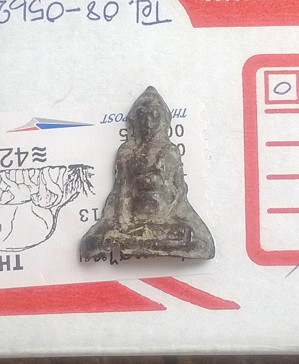 ช่วยดูพระกรุพระร่วงนั่งให้ด้วยครับ