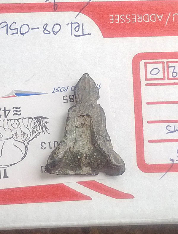 ช่วยดูพระกรุพระร่วงนั่งให้ด้วยครับ