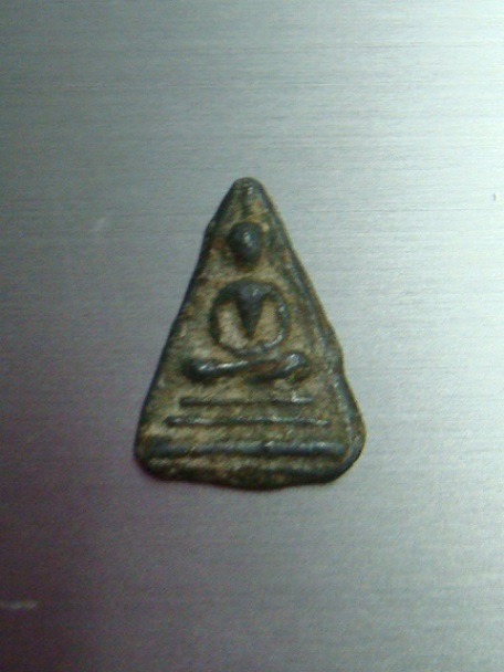 ช่วยดูให้หน่อยครับว่าเป็นพระเนื้อชินที่ไหนครับ