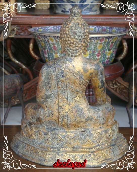 พระบูชาพิมพ์เชียงแสนทรงเครื่องฤดูฝน