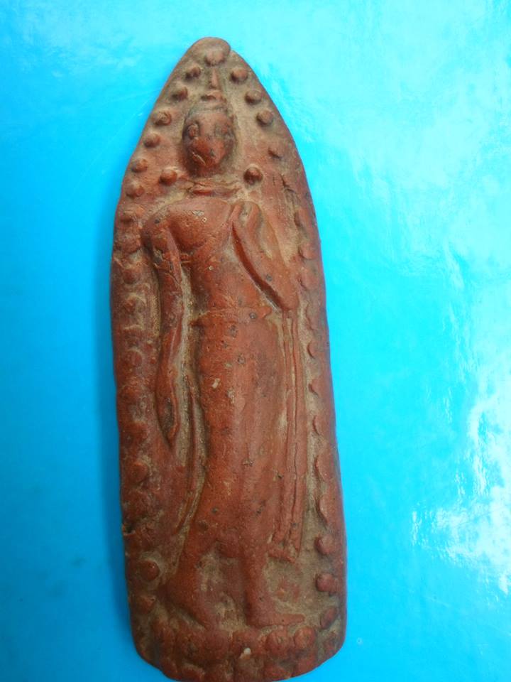 รบกวนช่วยดู พระลีลาพิมพ์ข้างเม็ด วัดถ้ำหีบ เก๊หรือแท้คับ