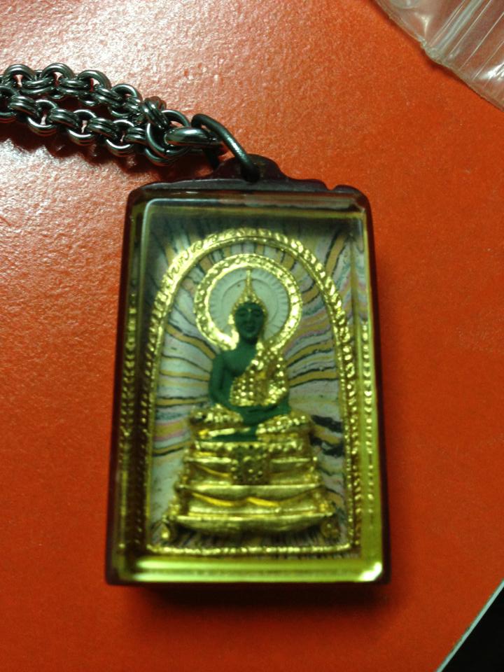 พระแก้วมรกต หลังปิดตา วันไหน คับ ของใคร?