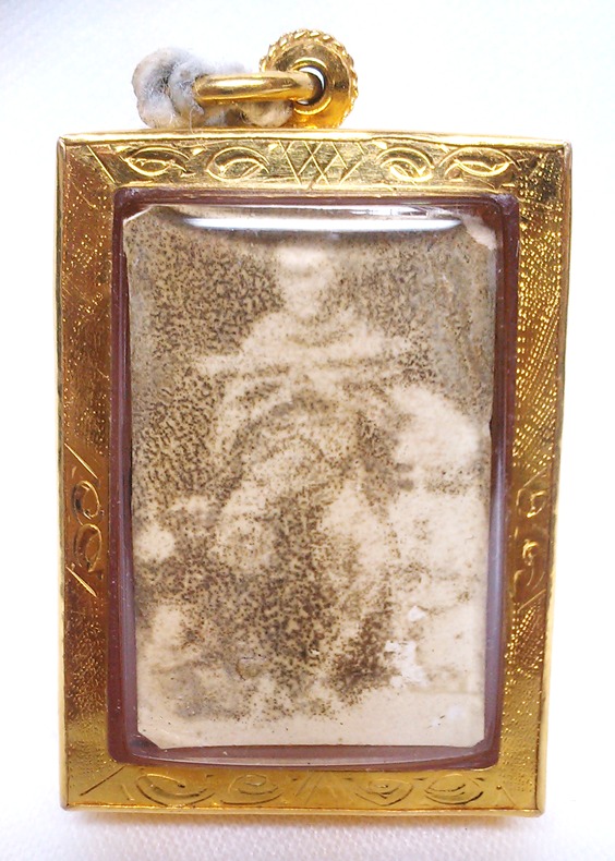 ##  สอบถามครับ  ##  คำหมากกดพิมพ์พระสมเด็จ  ด้านหลังรูปสมเด็จโต