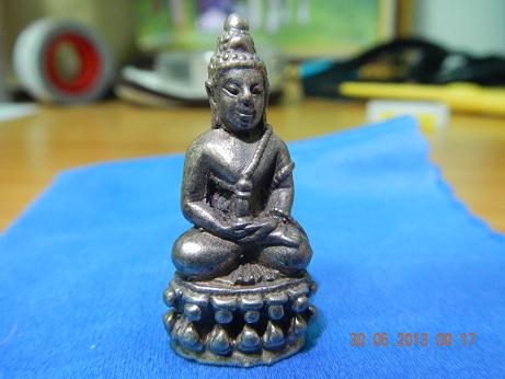 พระกริ่ง ก้นชัย  แท้มั้้ยครับ ปีไหน วิจารย์ด้วยครับ