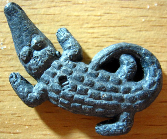 จระเข้ ทบ. หลวงพ่อสนิท