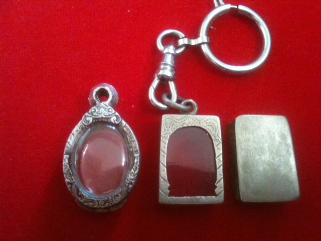 กรอบพระเงินเก่า   2  ชิ้น