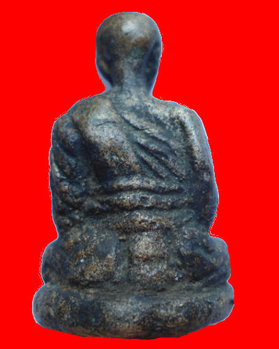 หล่อโบราณ ตอกก้น พ เกจิไหนครับ 