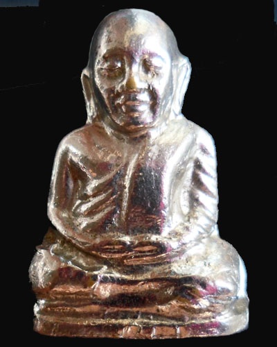 สอบถามหลวงพ่อเงินปี 15 พิมพ์มือมีจุดครับ