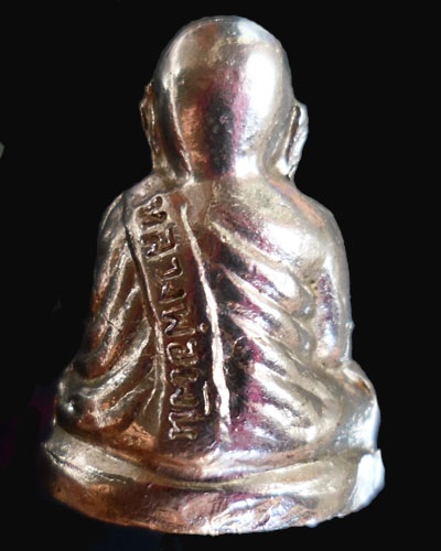 สอบถามหลวงพ่อเงินปี 15 พิมพ์มือมีจุดครับ