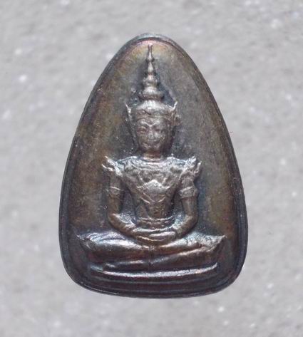 พระแก้วมรกต เนื้อเงิน