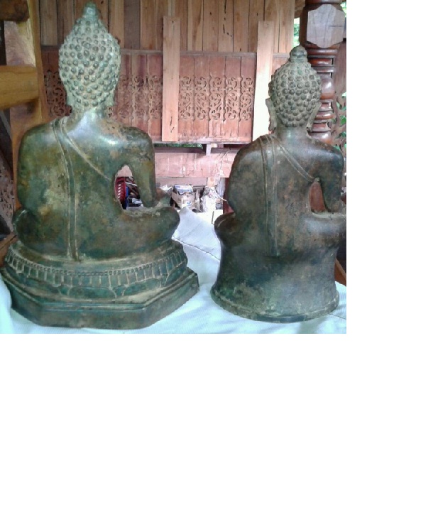 ช่วยดูพระให้หน่อยครับ 