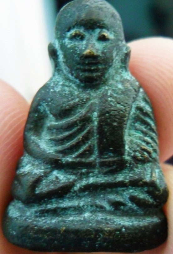 สอบถามหลวงพ่อเงินรุ่นปืนแตกครับ