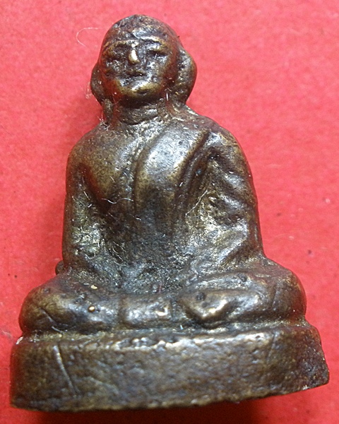 รูปหล่อโบราณหลวงพ่ออะไรครับ