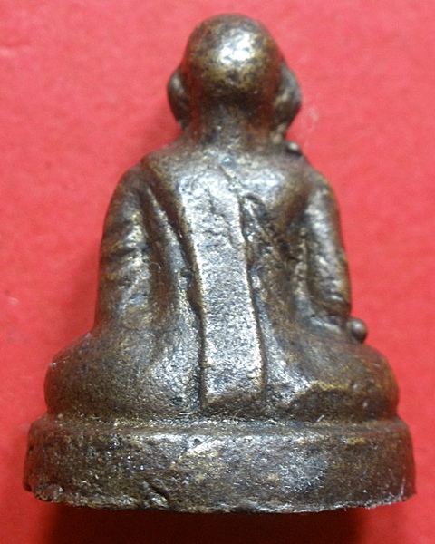 รูปหล่อโบราณหลวงพ่ออะไรครับ