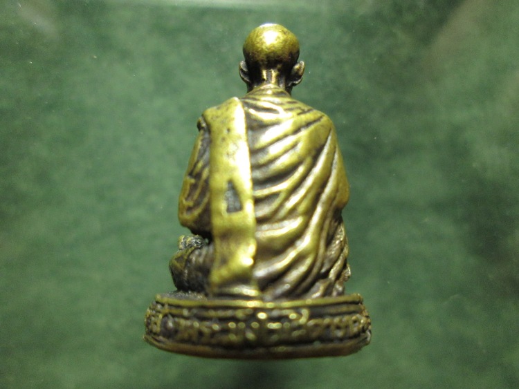 รูปหล่อ 118ปี วัดระฆังครับ