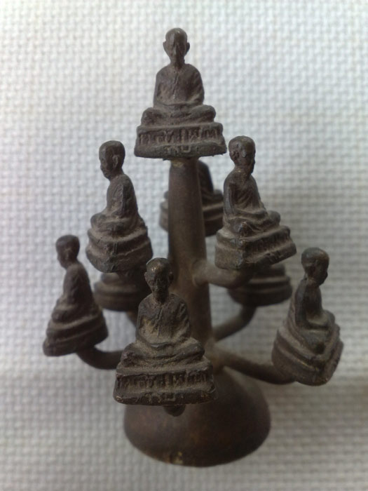 อยากทราบรูปหล่อช่อนี้ ของหลวงพ่อทบหรือเปล่า  พิมพ์อะไร ปีไหน