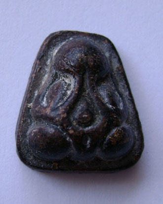 พระปิดตาองค์นี้เป็นของหลวงปู่เจียม หรือของหลวงปู่เหมือนครับ