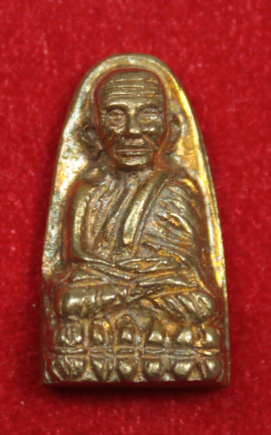  หลวงปู่ทวดพิมพ์กลาง สร้างโรงพยาบาลปี 39 เนื้อทองทิพย์