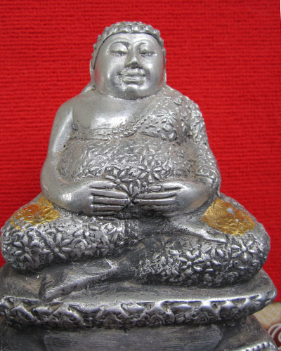 รบกวนท่านผู้รู้ช่วยพิจารณาพระบูชาสังกัจจายน์ องค์ที่ 2 นี้ด้วยคับว่าผ่านมั้ย 