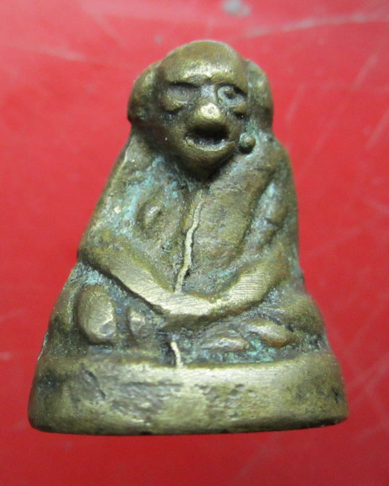 ใช่พระรูปหล่อหลวงปู่เขียนมั้ย ช่วยพิจารณาด้วยคับ