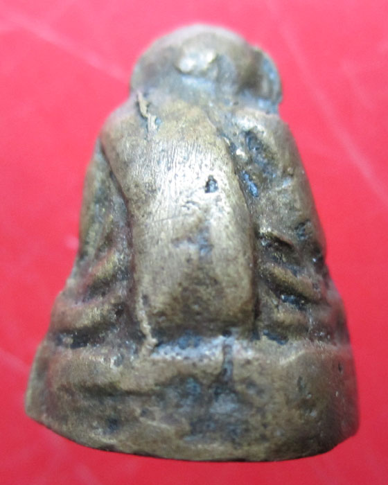 ใช่พระรูปหล่อหลวงปู่เขียนมั้ย ช่วยพิจารณาด้วยคับ