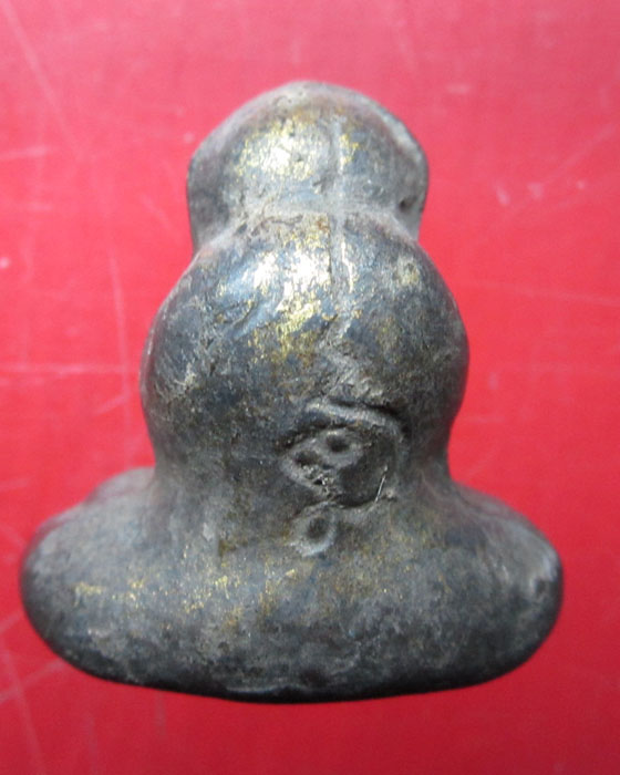 ใช่พระปิดตาหลวงพ่อครนมั้ย ช่วยพิจารณาด้วยคับ