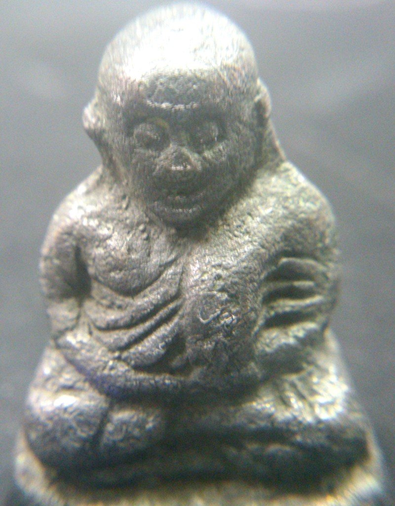 สอบถามหลวงพ่อเงินพิมพ์ขี้ตาเนื้อเงินครับ