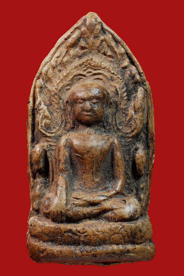 ช่วยดูพระลำพูนหน่อยครับ