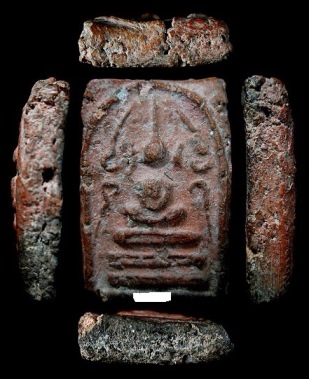 ใช่พระหลวงปู่ภูวัดท่าฬ่อหรือเปล่าครับ