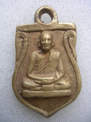 เสมาหลวงพ่อซวง สายตรงช่วยดูให้หน่อยครับ