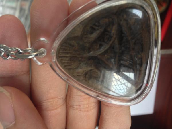 พระปิดตา เนื้อกะลา รบกวนด้วยนะครับ