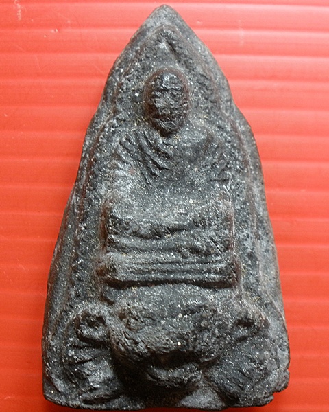 เรียนถามผู้รู้พระหลวงพ่ออะไรครับ