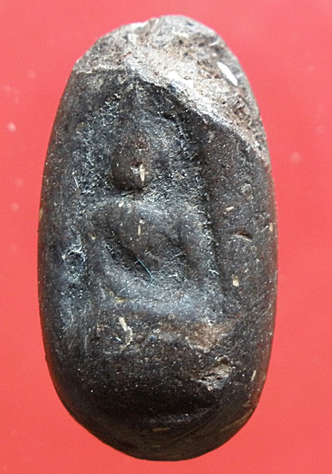 ใช่พระเม็ดน้อยหน่าพิจิตรเปล่าครับ