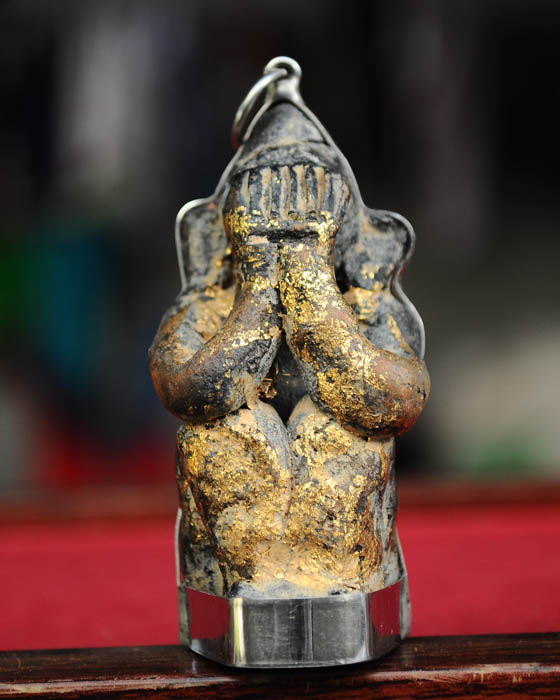 พระปิดตาขนาดพอได้อลังการดี ไม่ทราบที่คับ