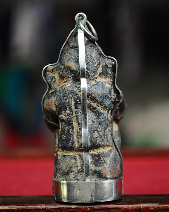 พระปิดตาขนาดพอได้อลังการดี ไม่ทราบที่คับ