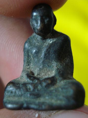 ดูทีครับ รูปหล่อโบราณ หลวงพ่อเขียน ใช่ใหมใครทราบประวัติต่างช่วยผมที่ครับ