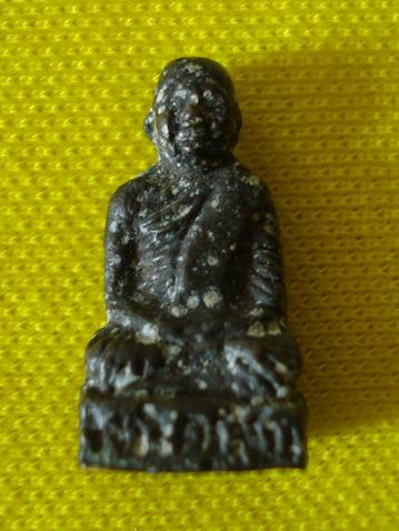 รูปหล่อเก่าอีกองค์ครับ ผู้รู้ช่วยตอบที่ครับ